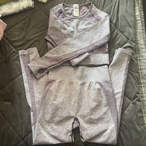 Gymshark matching set purple top is large bottoms are mediums NEVER WORN